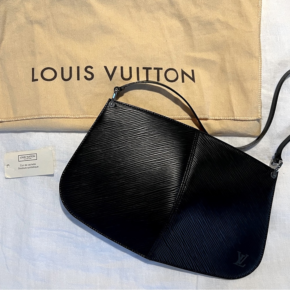 LOUIS VUITTON Pochette Shoulder Bag